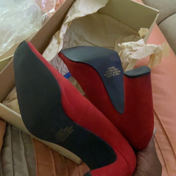 Shoes pumps.   Red. - Picture 9 of 10